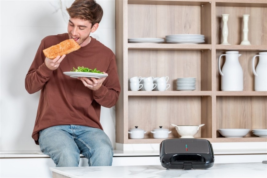 Sendvičovač Black+Decker BXSA752E nerez Sendvičovač Black+Decker BXSA752E