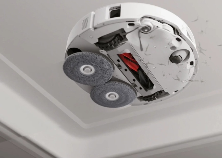 Detail spodní strany vysavače Roborock Qrevo Edge 2 Pro s mopy a funkcí proti namotávání chlupů a vlasů