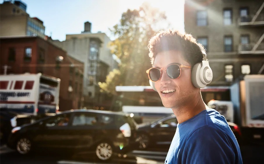 Sluchátka JBL E65BTNC modrá
