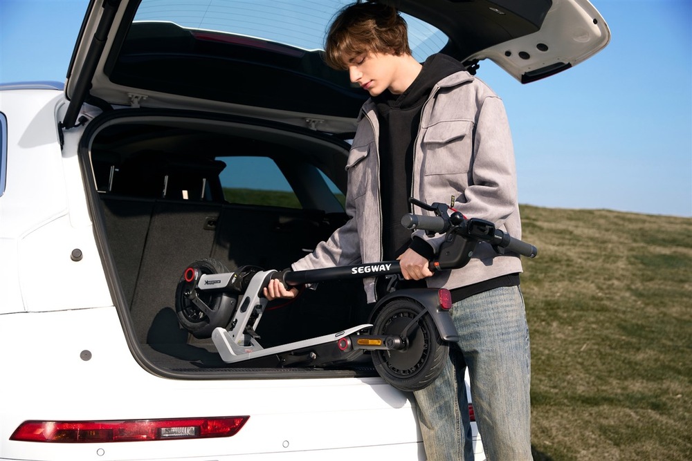Elektrická koloběžka Segway eKickscooter Ninebot E3 E antracitová