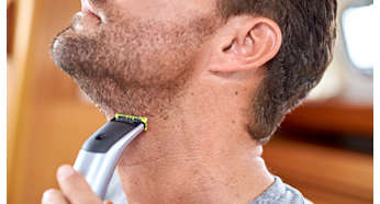 Zastřihovač vousů Philips OneBlade QP6520/20 stříbrný Zastřihovač vousů Philips OneBlade QP6520/20 stříbrný