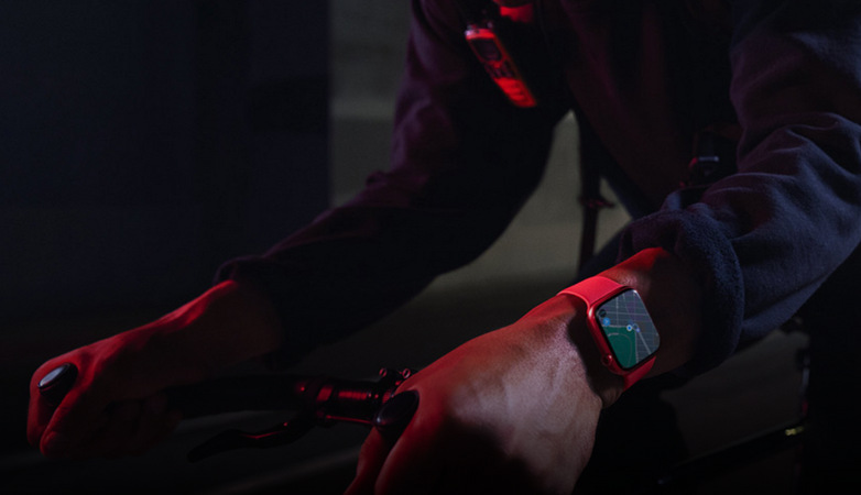Chytré hodinky Apple Watch Series 7 GPS, 45mm pouzdro z půlnočně inkoustového hliníku - temně inkoustový sportovní řemínek