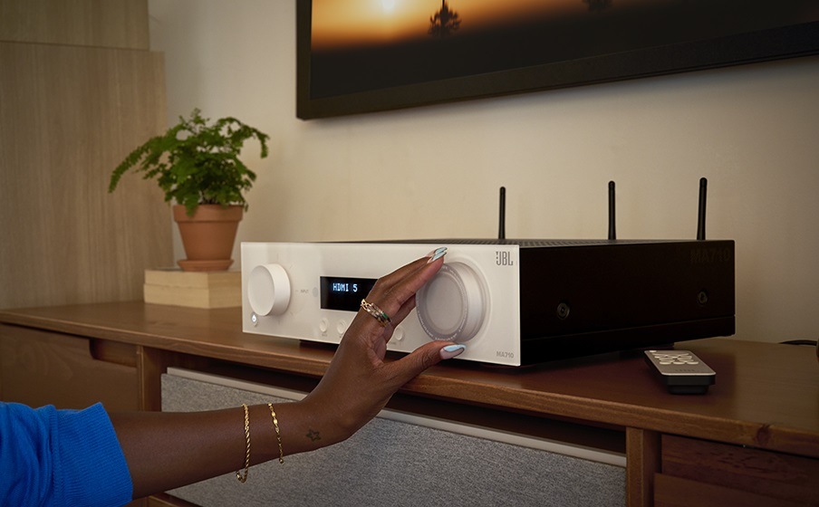 AV Receiver JBL MA710 černý AV Receiver JBL MA710 černý