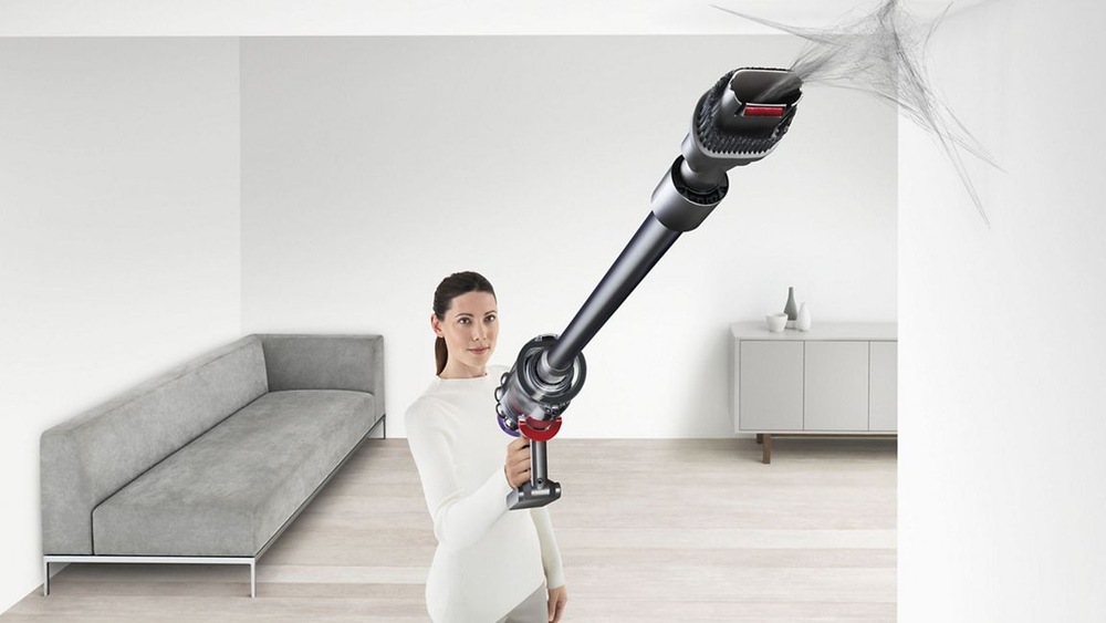 Tyčový vysavač Dyson V10 Total Clean stříbrný