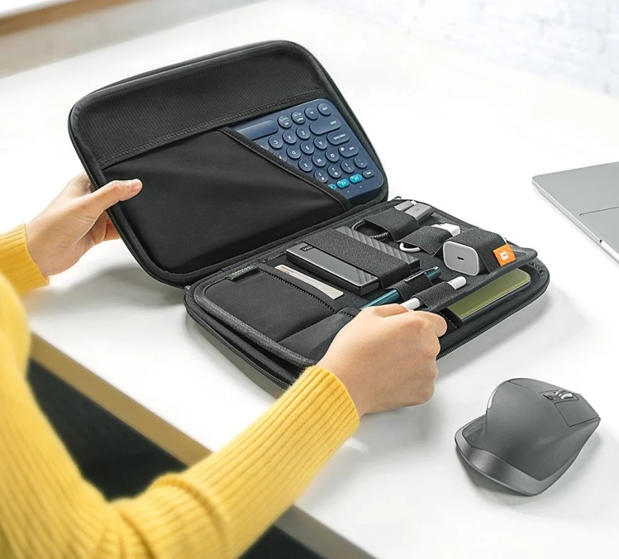 Pouzdro na tablet tomtoc FancyCase Plus na Apple iPad Pro 11" šedé Pouzdro tomtoc FancyCase Plus pojme Apple iPad Pro 11" i příslušenství