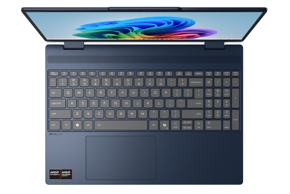 Pohled shora na klávesnici notebooku Lenovo IdeaPad 5 15AGP11