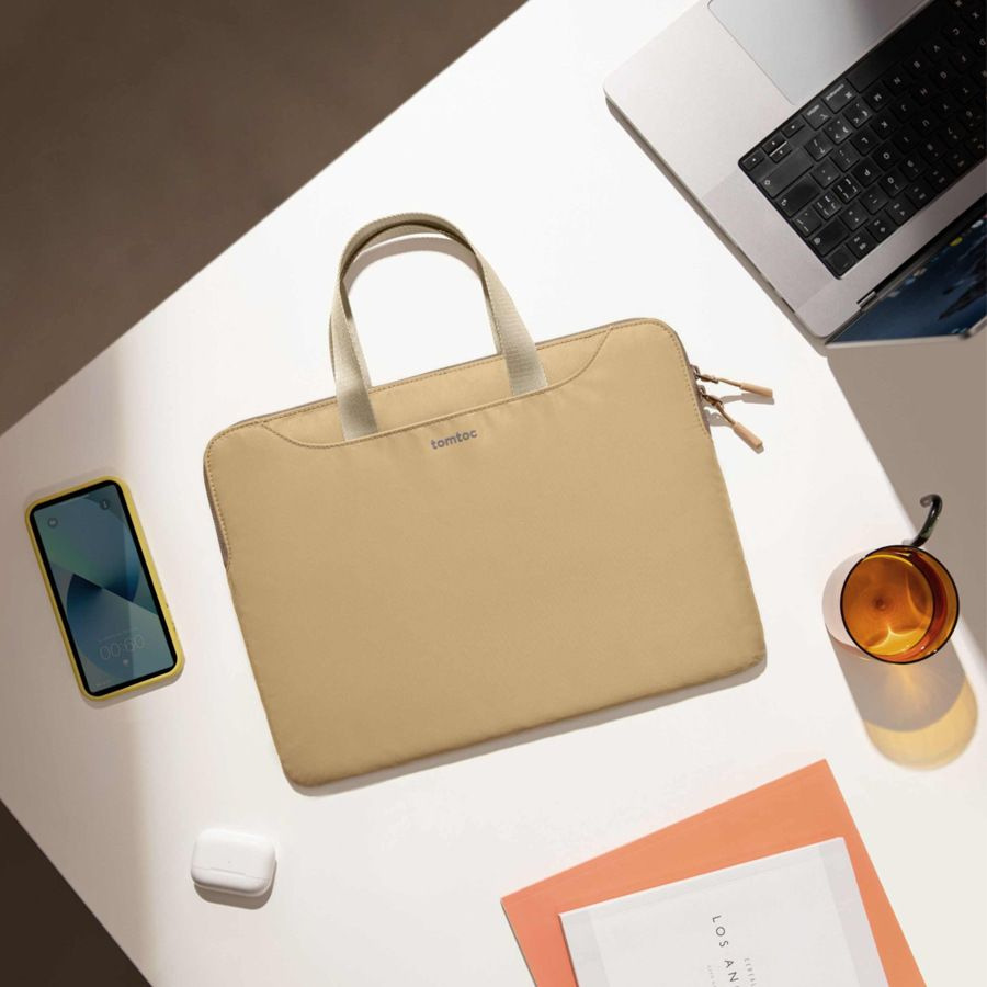 Brašna na notebook tomtoc Light-A21 Dual-color Slim Handbag 13,5" béžová Brašna na notebook tomtoc Light-A21 Dual-color Slim Handbag 13,5" - šedá