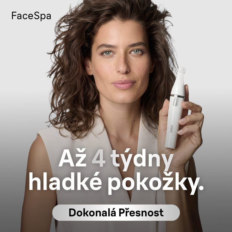 Žena drží obličejový epilátor Braun FaceSpa 810 pro odstranění chloupků až na 4 týdny