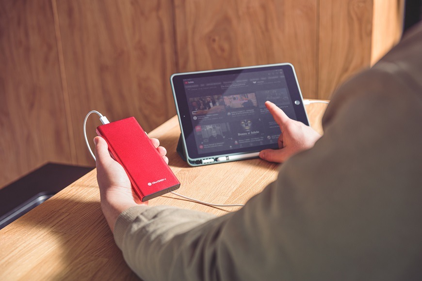 Powerbanka GoGEN PB100008 10000 mAh, USB-C PD 20W červená Powerbanka GoGEN PB100008, červená