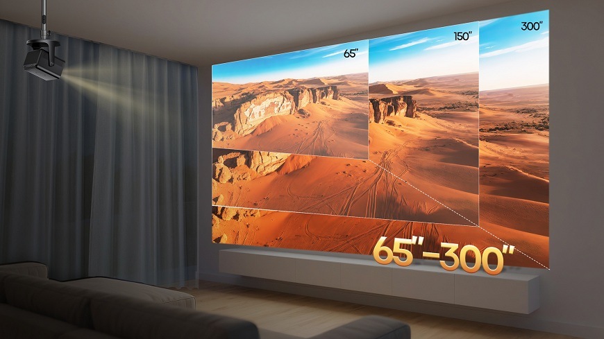Laser TV Hisense C3 v místnosti a ukázka různých uhlopříček