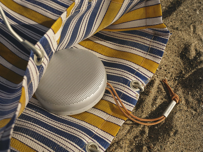 Přenosný reproduktor Bang & Olufsen Beosound A1 (2nd Gen) černý