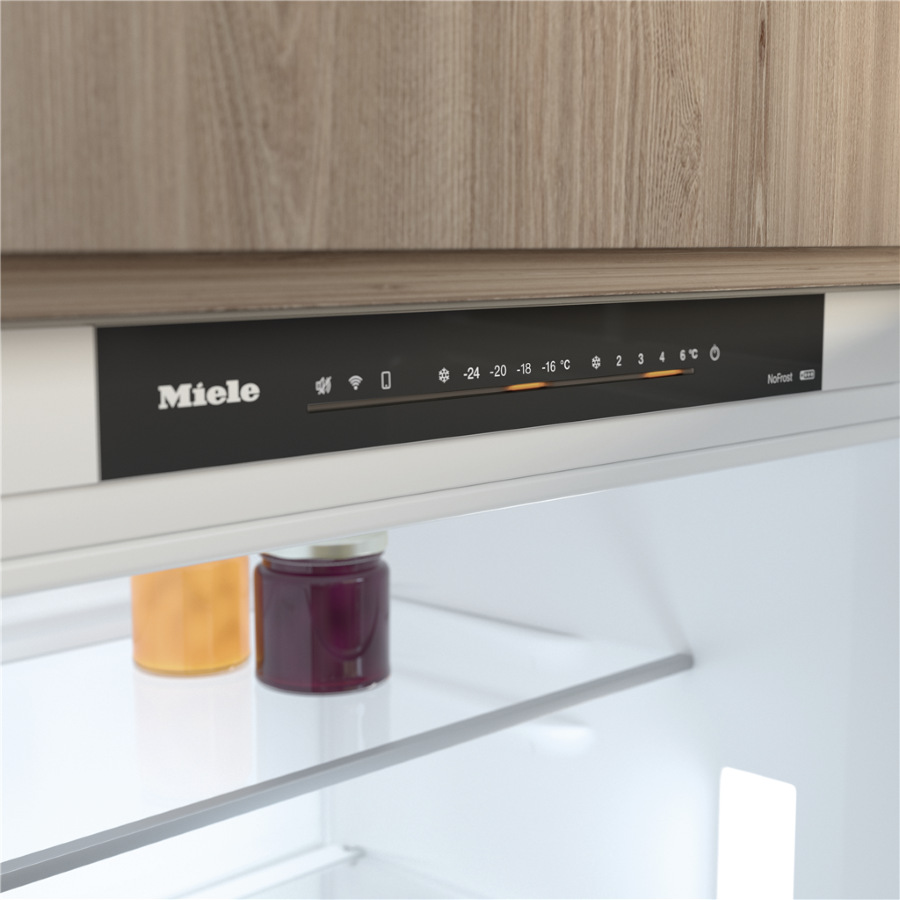 Chladnička s mrazničkou Miele XXL KFN 7913 E bílá Chladnička komb. Miele XXL KFN 7913 E nabízí moderní dotykové ovládání TouchControl a vnitřní displej