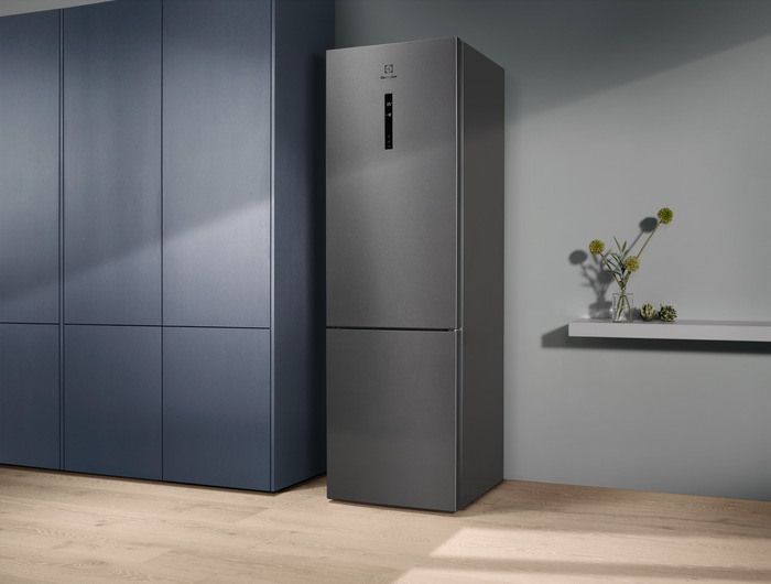 Chladnička s mrazničkou Electrolux LNT7ME34X2 nerez Chladnička s mrazničkou Electrolux LNT7ME34X2 nerez