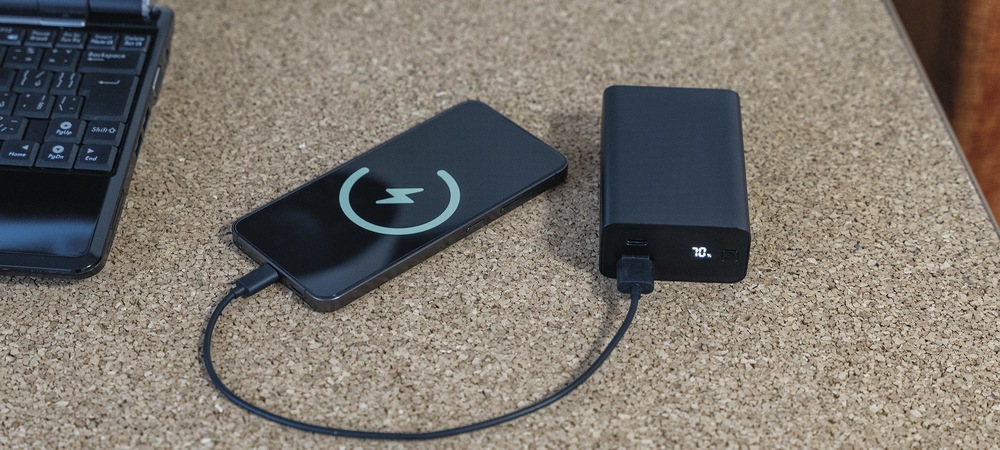 Powerbanka EMOS NTBF20, 20000 mAh, 65W černá