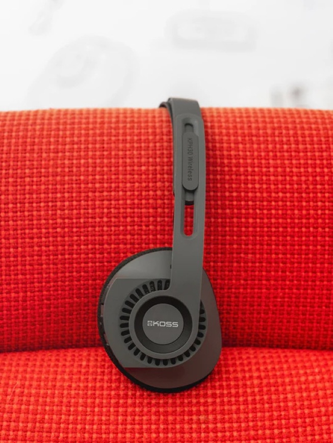 Koss KPH30 Wireless, černá