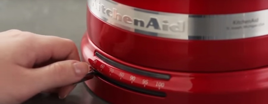 Rychlovarná konvice KitchenAid Artisan 5KEK1522ECA červená Rychlovarná konvice KitchenAid Artisan 5KEK1522ECA červená