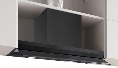 Vestavný odsavač par Bosch DBB87DP60 v kuchyňské lince