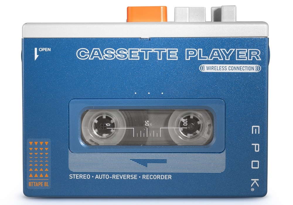 Walkman Bigben BTTAPEBL bílý/modrý Walkman Bigben lze připojit sluchátka přes 3,5mm výstup