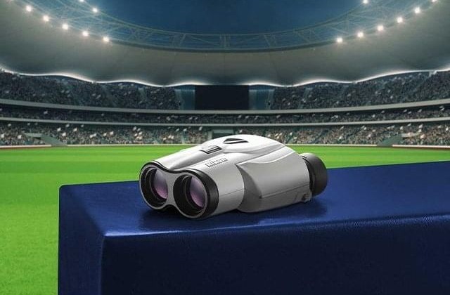 Dalekohled Nikon 8-24x25 Sportstar Zoom bílý