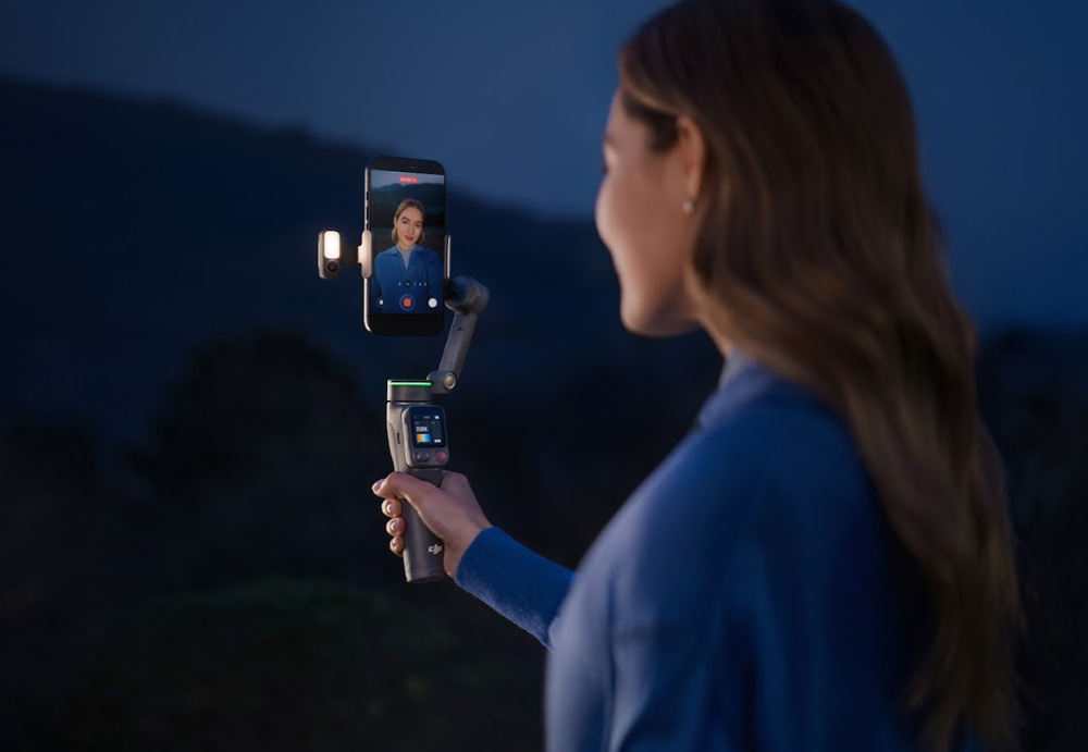 Stabilizátor DJI Osmo Mobile 8P Advanced Tracking Combo černý Osmo Mobile 8P potěší i mobilní aplikací DJI Mimo s využitím umělé inteligence