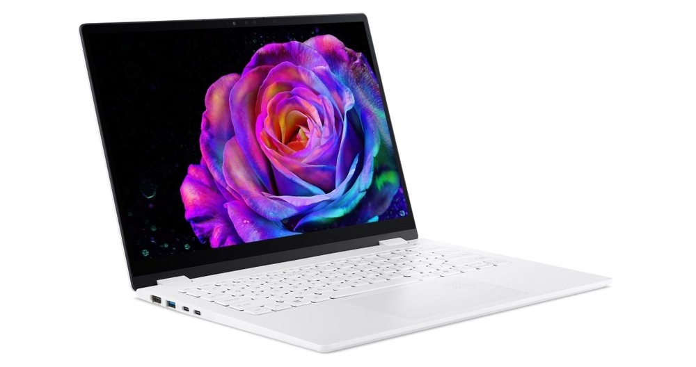 Notebook Acer Swift Edge 14 AI (SFE14-I51-75MG) bílý Otevřený a zapnutý notebook Acer Swift Edge 14 AI (SFE14-I51-75MG) otočený doprava