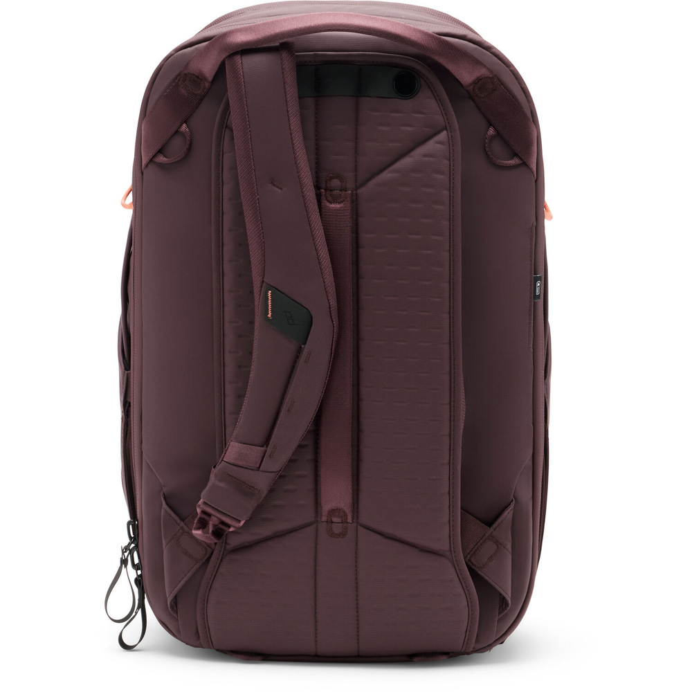 Batoh Peak Design Travel Backpack 30L vínový Batoh Peak Design Travel Backpack 30L vínový