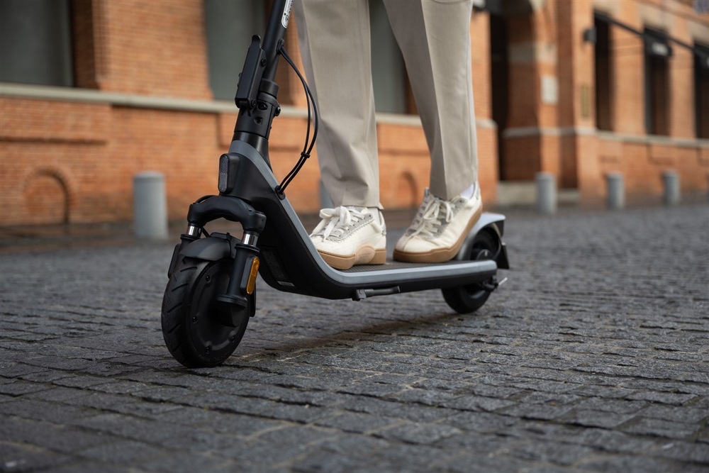 Elektrická koloběžka Segway E2 EII antracitová Elektrická koloběžka Segway E2 EII antracitová