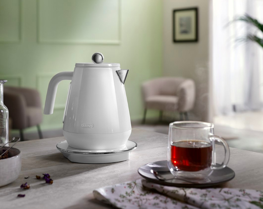 Rychlovarná konvice De'Longhi KBY2011.W Eclettica SpecialTea bílá Rychlovarná konvice Braun KBY2011.W Eclettica SpecialTea