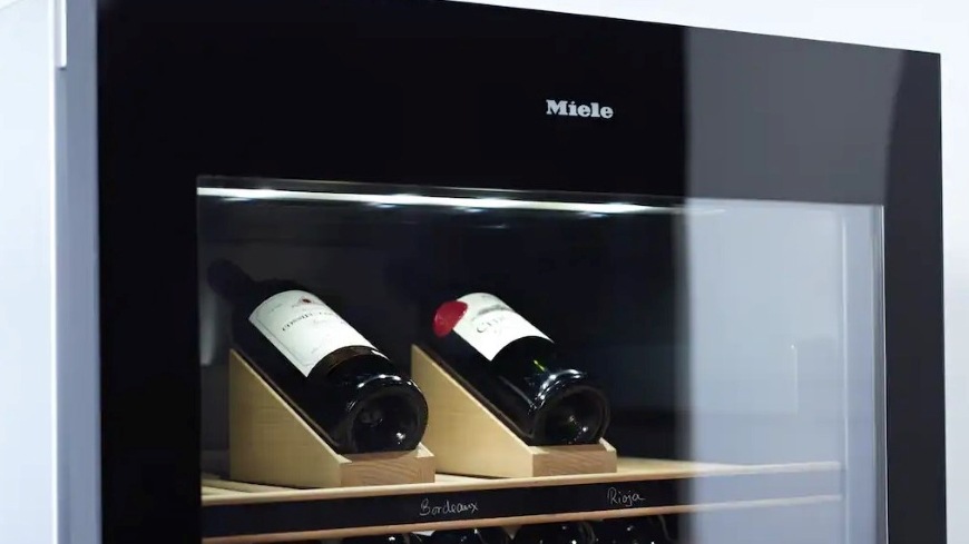 Vinotéka Miele KWT 7112 iG černá Vinotéka Miele KWT 7112 iG černá