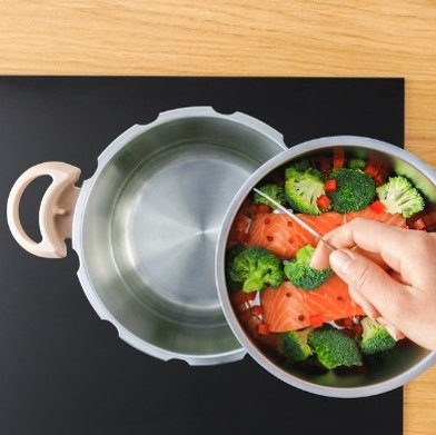 Tlakový hrnec Tefal Clipso Minut Natural P4624972, 9 l nerez/béžový Tlakový hrnec Tefal Clipso Minut Natural P4624972, 9 l nerez/béžový