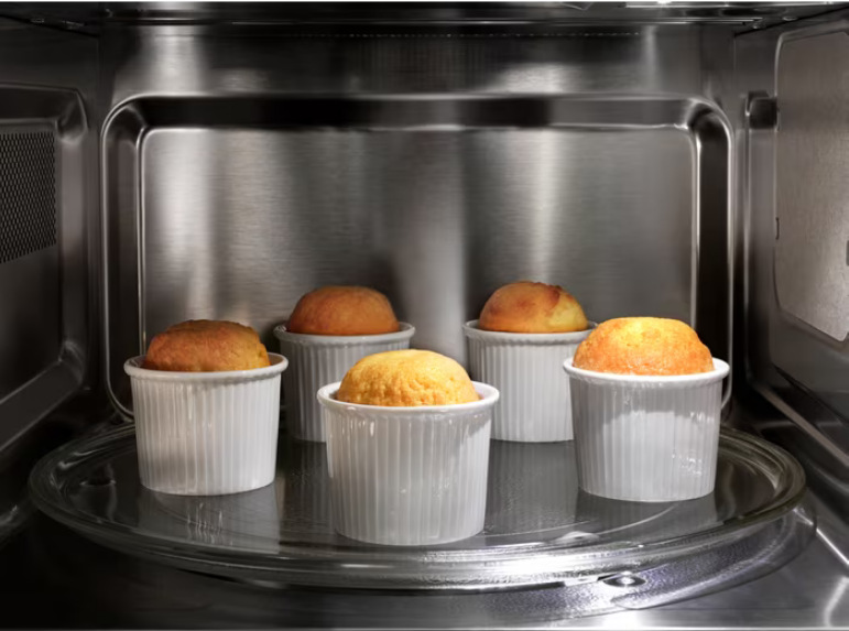Mikrovlnná trouba Electrolux Série 300 LMS2203EMK černá Muffiny ve formičkách v mikrovlnné troubě.