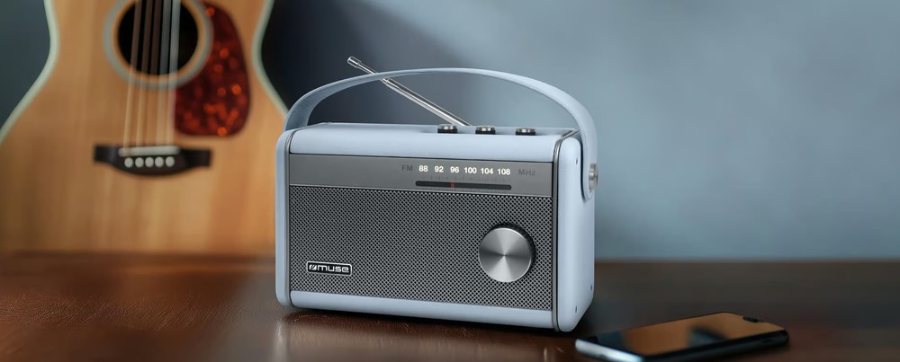 Radiopřijímač MUSE M-098VB modrý Výrazně vám s tím pomůže analogový tuner, který se postará o plynule naladění požadované stanice