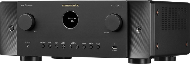 Černý AV receiver Marantz Cinema 60 DAB S2 z předního a bočního pohledu