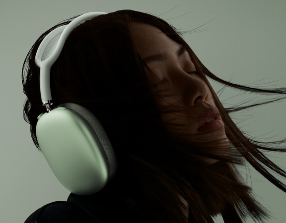 Sluchátka Apple AirPods Max - temně inkoustové