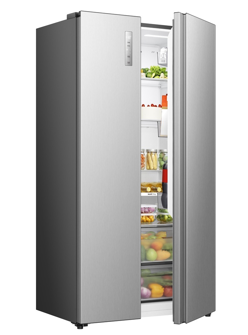 Americká lednice Hisense RS3P558NEID nerez Americká chladnička Hisense RS3P558NEID má pootevřená dvířka. V policích jsou naskládané nejrůznější potraviny.