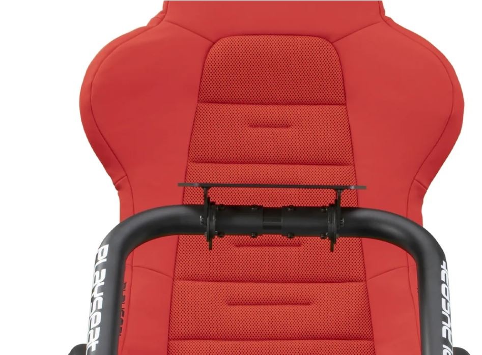 Přední pohled na závodní kokpit Playseat Trophy Black v červené barvě.