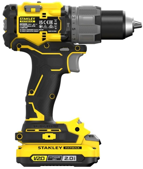Boční pohled na aku vrtačku Stanley FatMax se štítkem technických parametrů.
