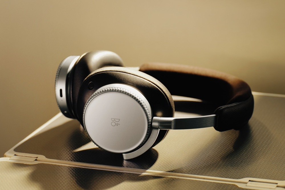 Sluchátka Bang & Olufsen Beoplay H100 černá Sluchátka Bang & Olufsen Beoplay H100 - černá