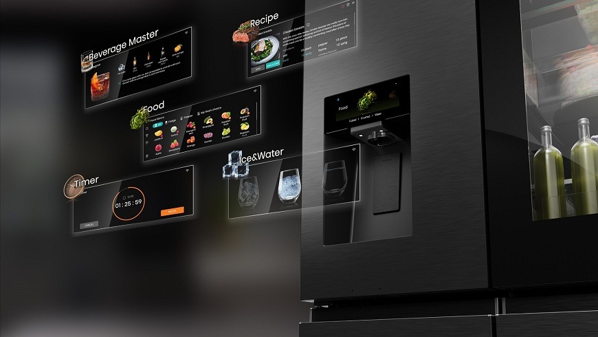 výrobník ledu lednice Hisense RQ600P7SKE a ovládací panel nad ním a jeho možnosti 