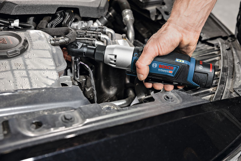 Ráčna akumulátorová Bosch Professional GRC 12V-60 3/8 SN (bez baterie) Aku ráčna Bosch GRC 12V-60 je je neocenitelným pomocníkem pro kovoobráběče, automechaniky a montážní techniky.