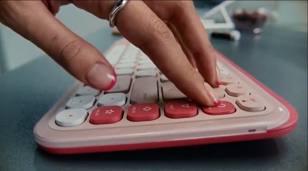 Klávesnice Logitech POP ICON, US layout bílá Klávesnice Logitech POP ICON, US layout bílá