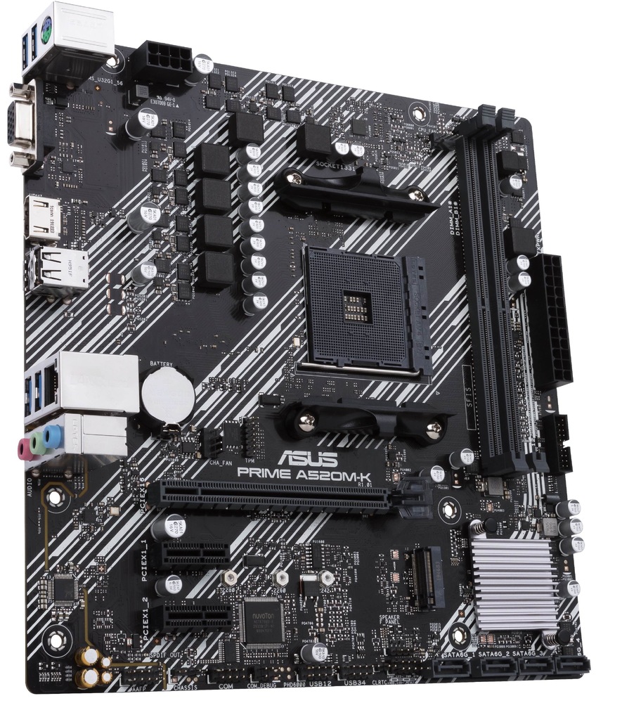 Základní deska Asus PRIME A520M-K Pohled na desku šikmo shora, vidíme všechny sloty i částečně boční porty pro externí zařízení.