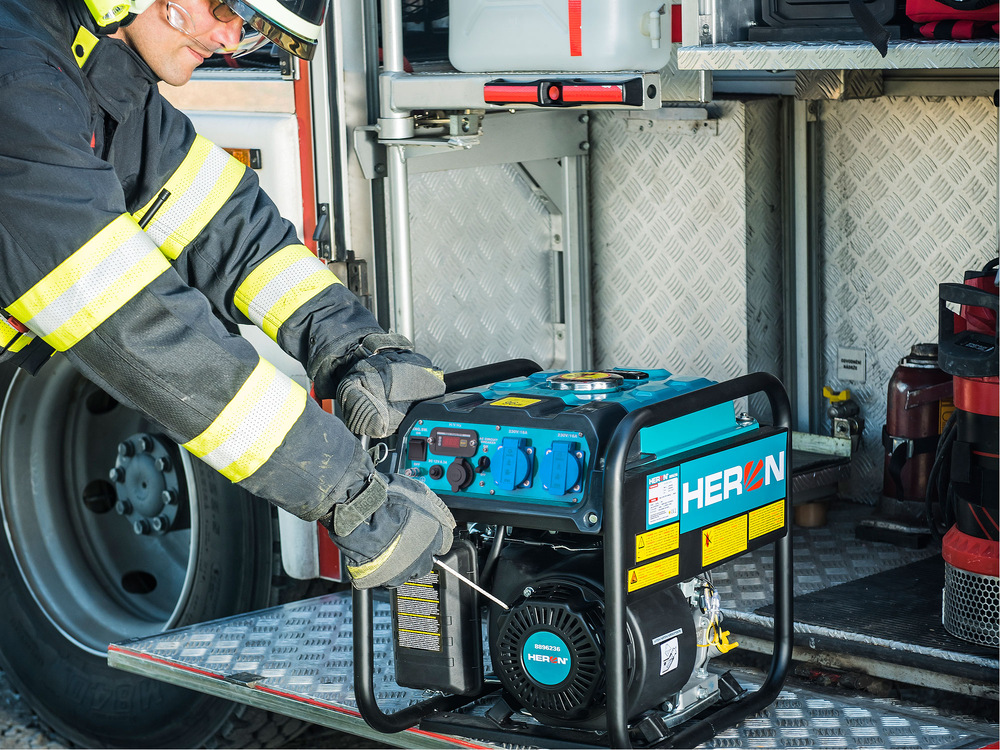 Elektrocentrála HERON 8896236 vyniká nízkou spotřebou 2,5 l/hodinu