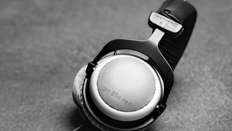 Sluchátka Beyerdynamic DT 880 PRO 250 ohm černá/šedá Sluchátka Beyerdynamic DT 880 PRO 250 ohm černá/šedá