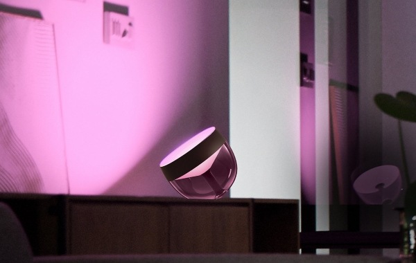 Stolní LED lampička Philips Hue Iris Bluetooth černá Philips Hue Iris Bluetooth, černá