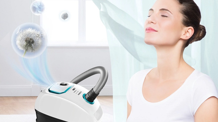 Podlahový vysavač Bosch ProHygienic BGLS4HYG2 bílý