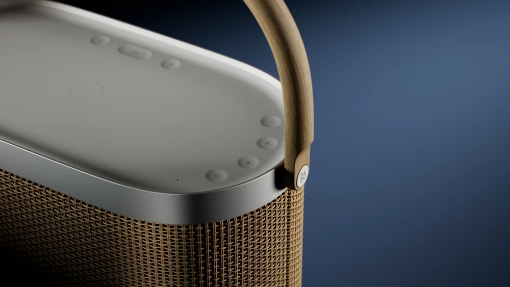 Přenosný reproduktor Bang & Olufsen BeoSound A5 stříbrný/béžový Přenosný reproduktor Bang & Olufsen BeoSound A5 stříbrný/béžový