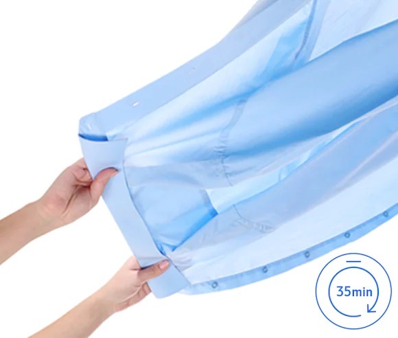 Ruce držící košili - Quick Dry 35'