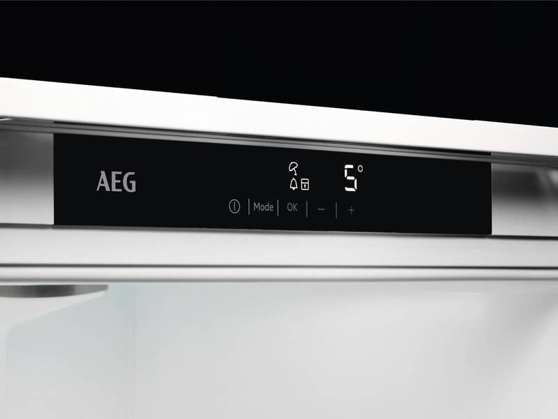 Chladnička AEG RKE532F2DW bílá Chladnička AEG RKE532F2DW bílá