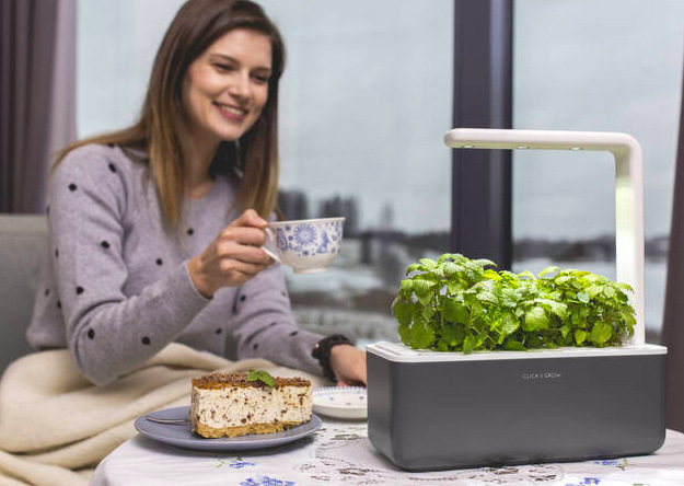 Chytrý květináč Click and Grow Smart Garden 3 šedý Chytrý květináč Click and Grow Smart Garden 3 - šedý